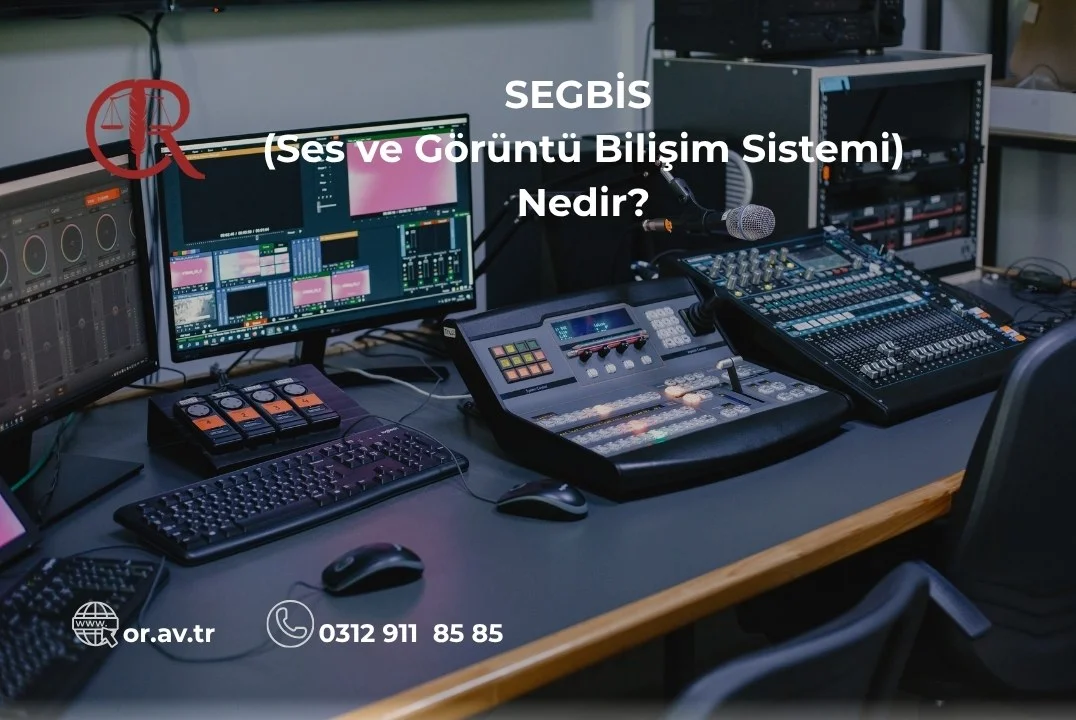 SEGBİS başlığı ve ekranlarla donatılmış ses ve görüntü kontrol odası.